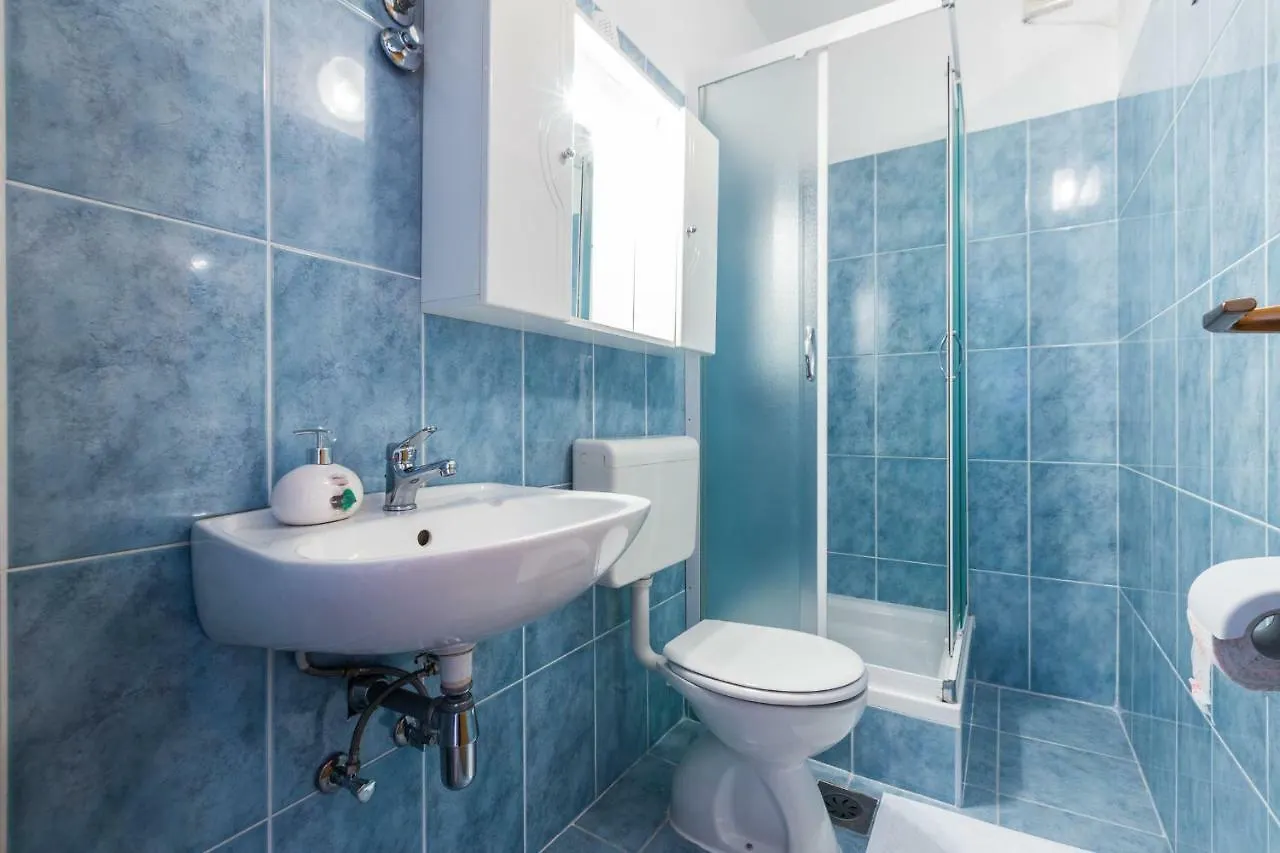 Kelava Rooms Zara 0*,  Croazia