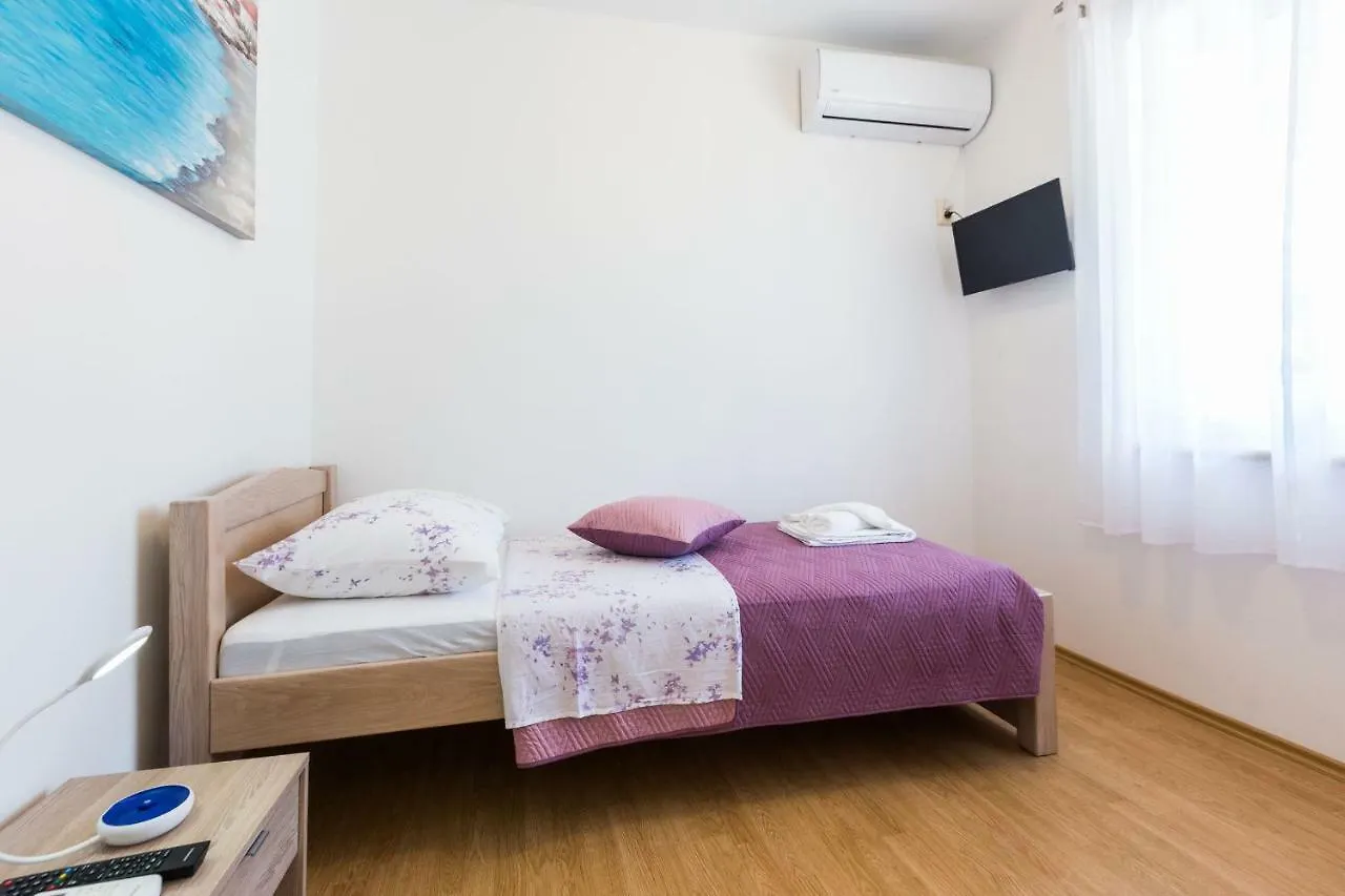 Kelava Rooms Zara 0*,
